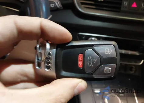 2020 Audi Q5 Premium 45 Tfsi Quattro S Tronic z USA, uszkodzony, nr VIN WA1ANAFY4L2010655